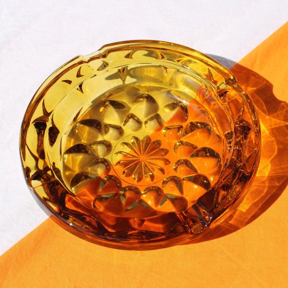 Amber Fairfield Ashtray - Picture 1 of 5